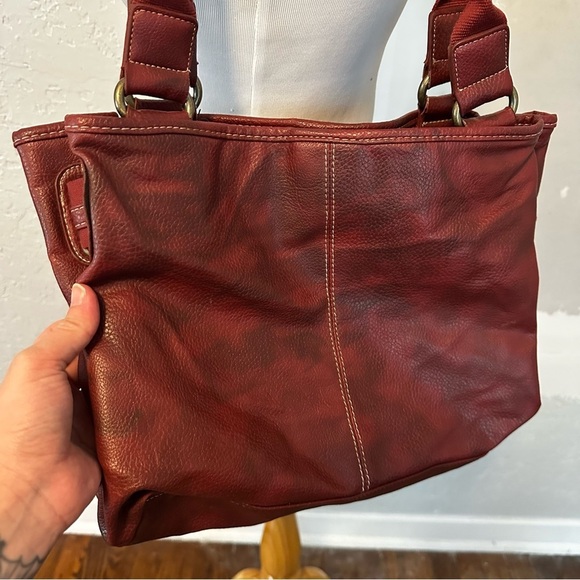 Burgundy faux leather handbag with contrast stitching - Picture 4 of 8